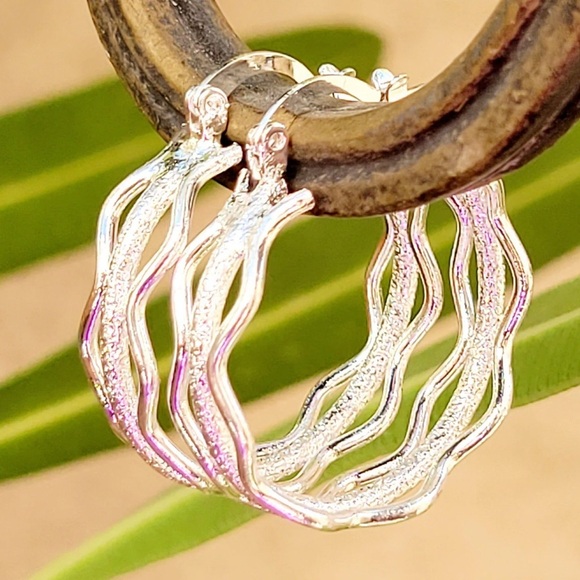 925 Sterling Silver Wavy Hoop Earrings - Picture 1 of 4